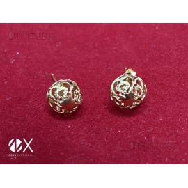 Pendientes bola oro amarillo 18k calada con dibujo cierre presión